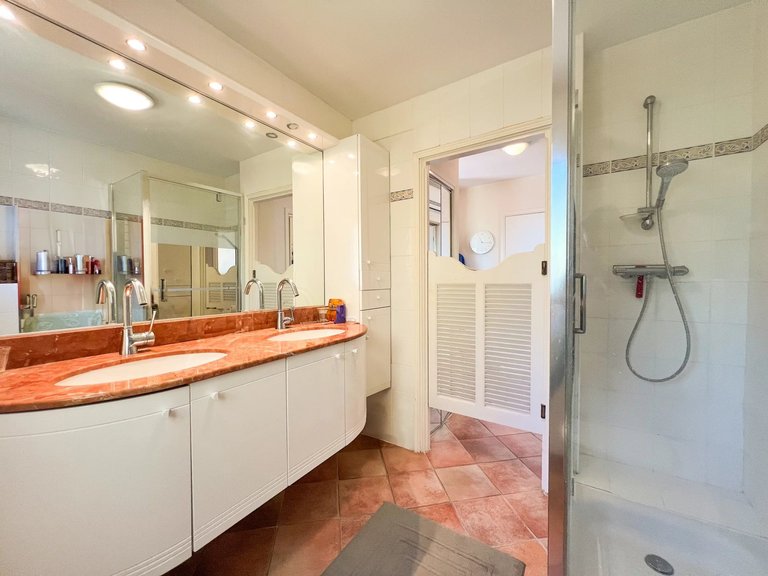 Villa for Sale in Theoule Sur Mer, Cannes Area 14