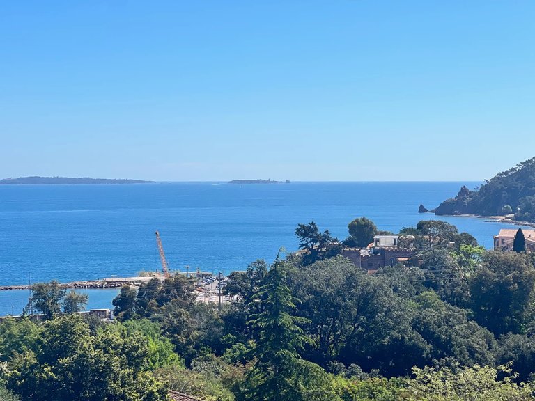 Villa for Sale in Theoule Sur Mer, Cannes Area 5