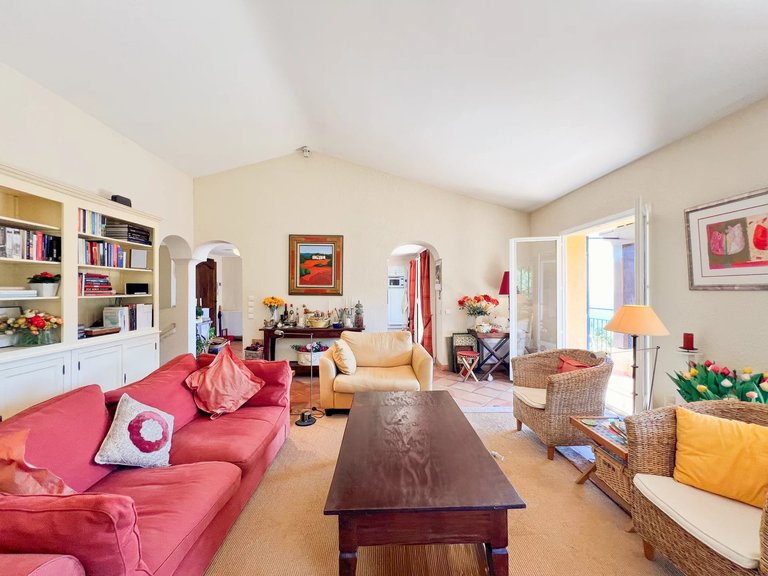 Villa for Sale in Theoule Sur Mer, Cannes Area 10