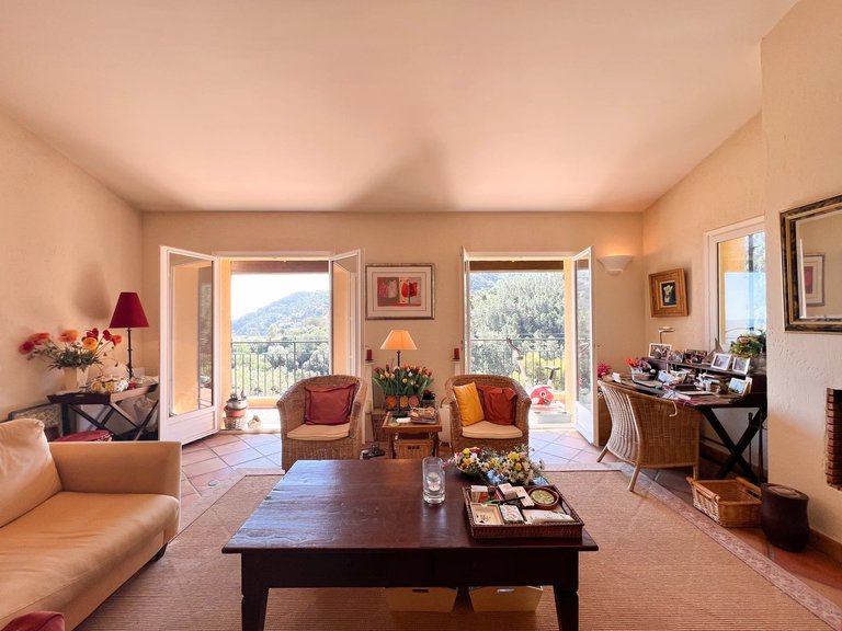 Villa for Sale in Theoule Sur Mer, Cannes Area 11