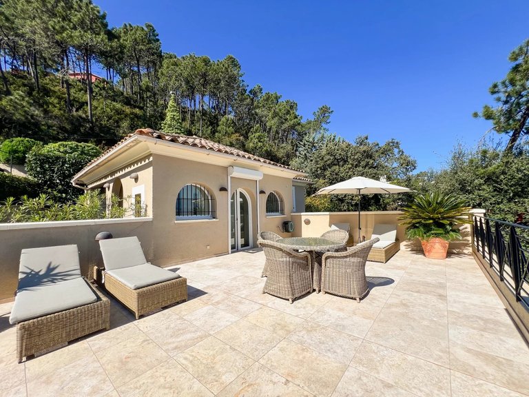 Villa for Sale in Theoule Sur Mer, Cannes Area 4