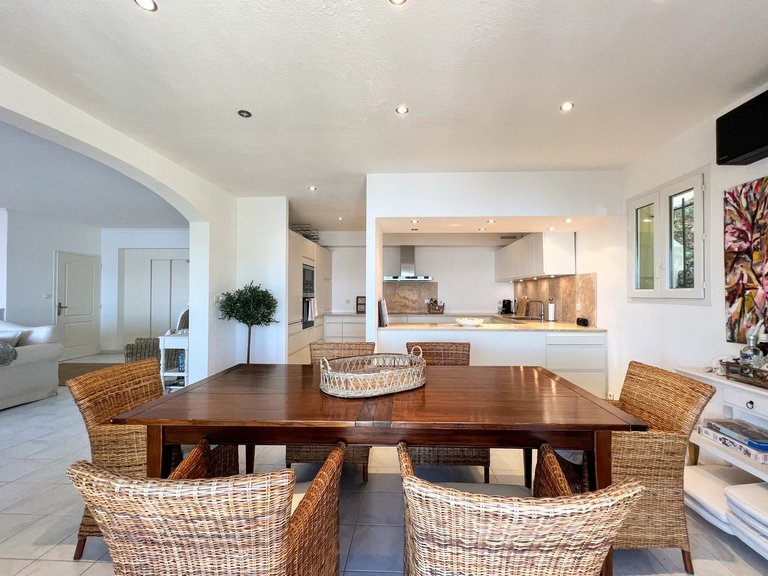 Villa for Sale in Theoule Sur Mer, Cannes Area 12