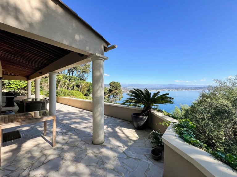 Villa for Sale in Theoule Sur Mer, Cannes Area 14