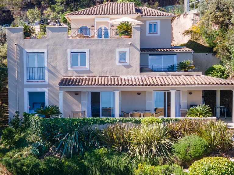 Villa for Sale in Theoule Sur Mer, Cannes Area 2