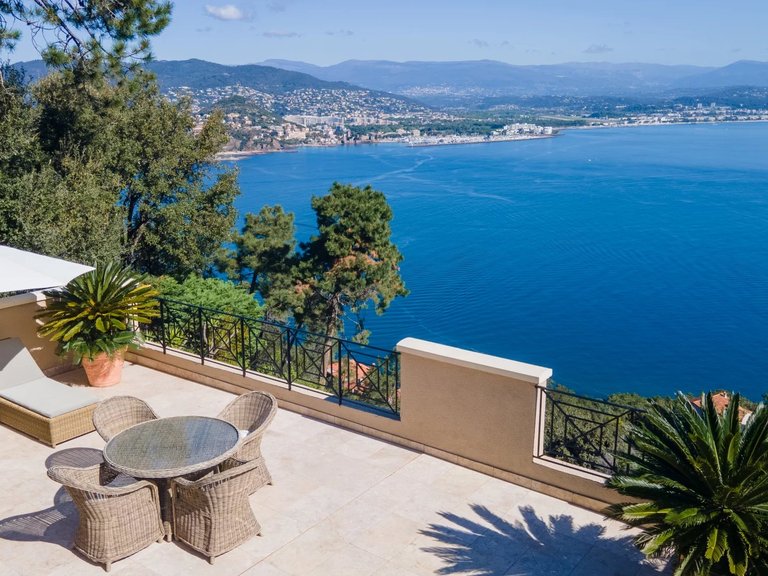 Villa for Sale in Theoule Sur Mer, Cannes Area 8