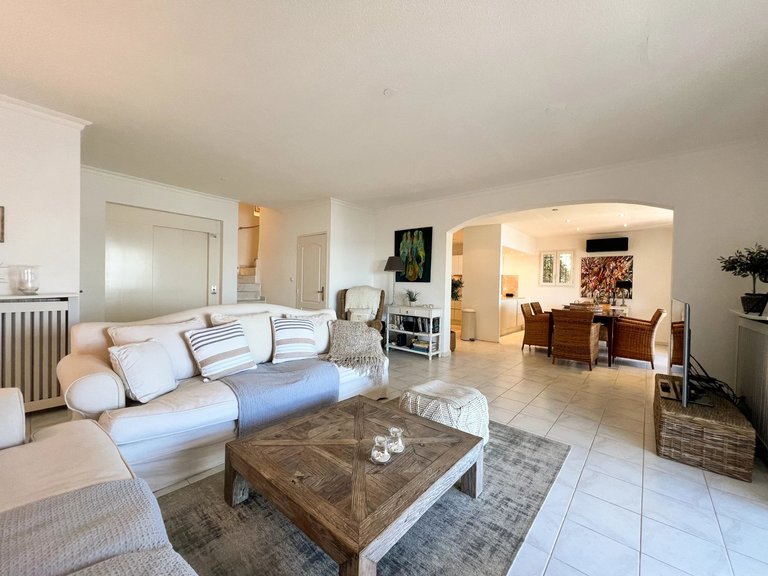 Villa for Sale in Theoule Sur Mer, Cannes Area 10