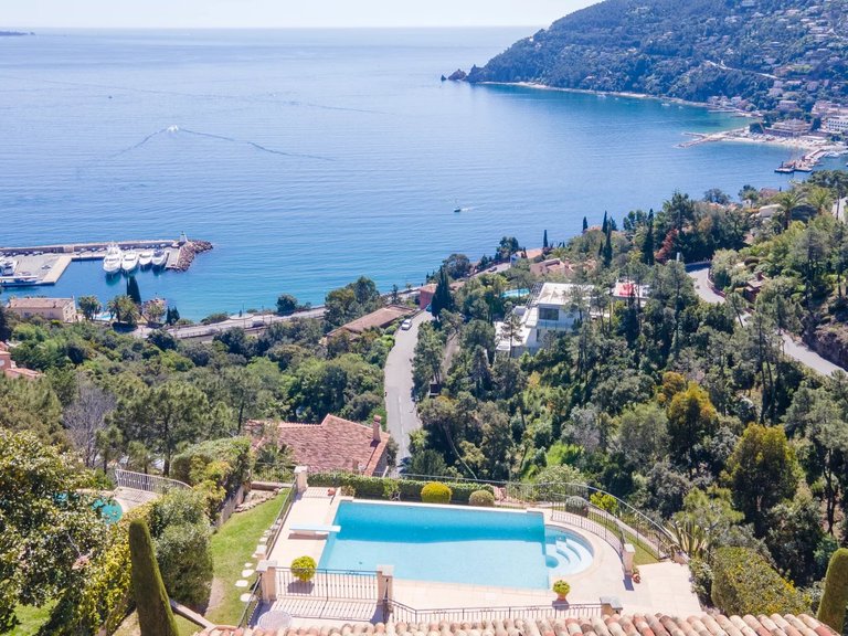 Villa for Sale in Theoule Sur Mer, Cannes Area 2