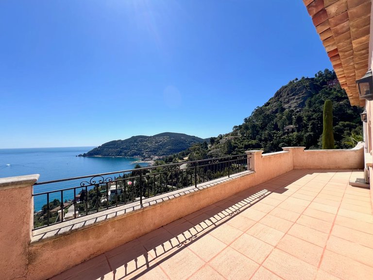 Villa for Sale in Theoule Sur Mer, Cannes Area 13