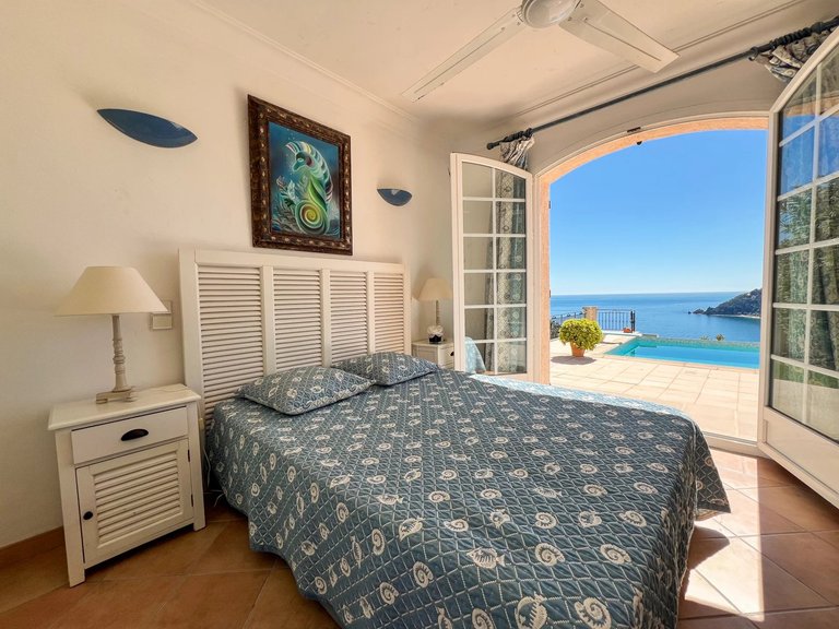 Villa for Sale in Theoule Sur Mer, Cannes Area 14