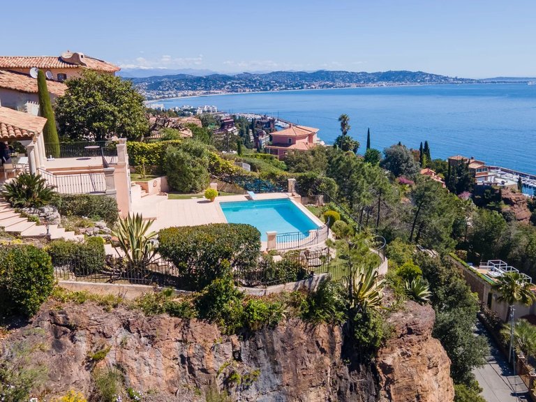Villa for Sale in Theoule Sur Mer, Cannes Area 20