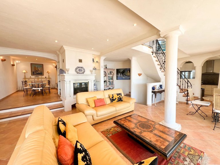 Villa for Sale in Theoule Sur Mer, Cannes Area 6