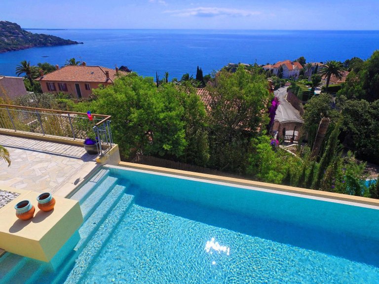Villa for Sale in Theoule Sur Mer, Cannes Area 2