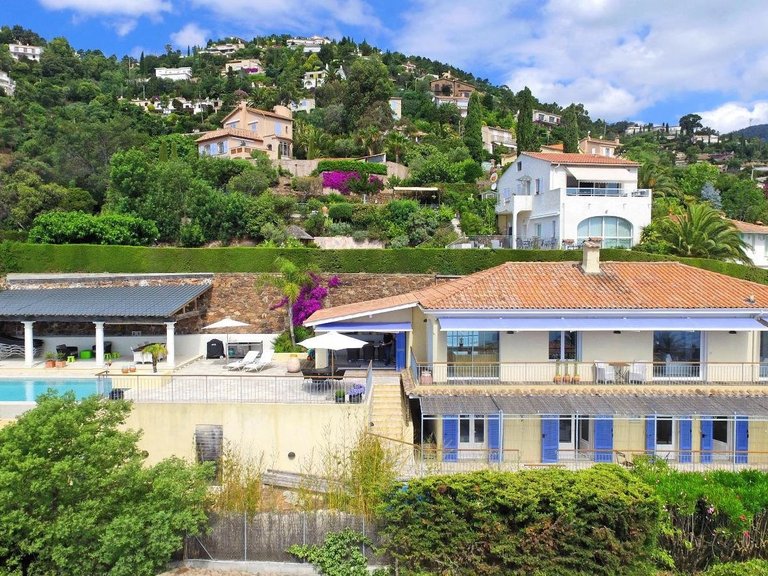 Villa for Sale in Theoule Sur Mer, Cannes Area 17