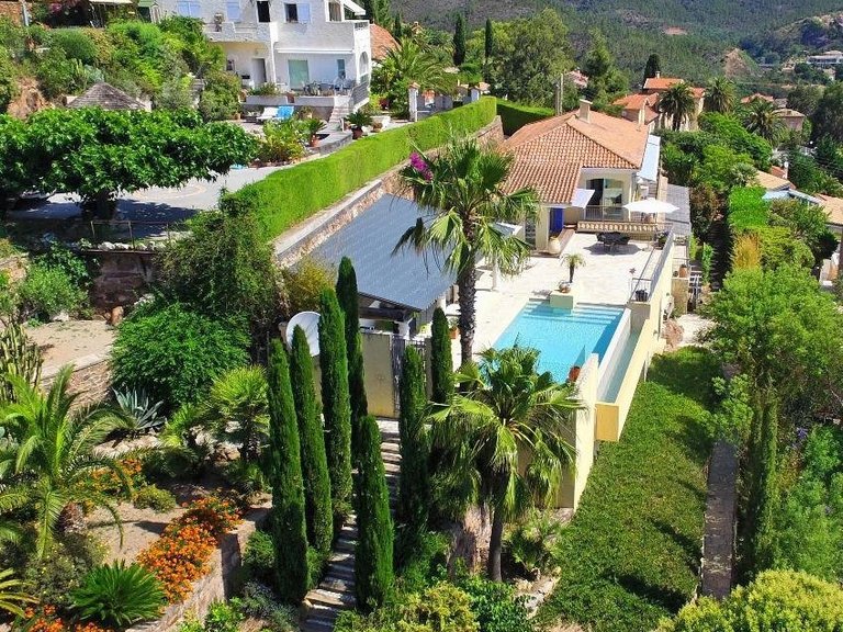 Villa for Sale in Theoule Sur Mer, Cannes Area 19