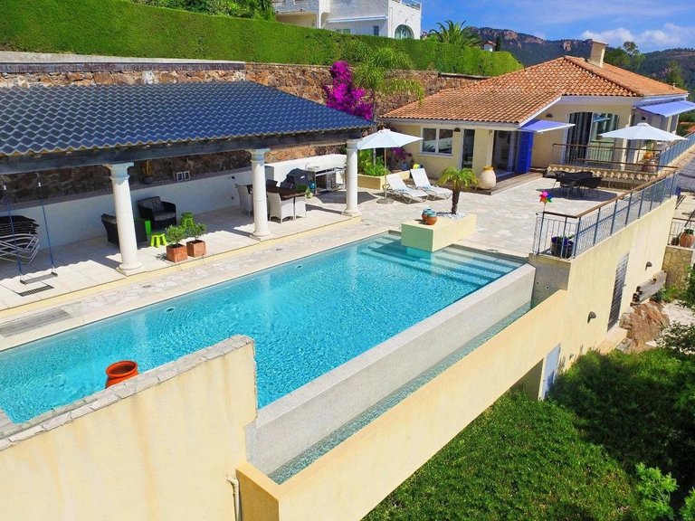 Villa for Sale in Theoule Sur Mer, Cannes Area 3