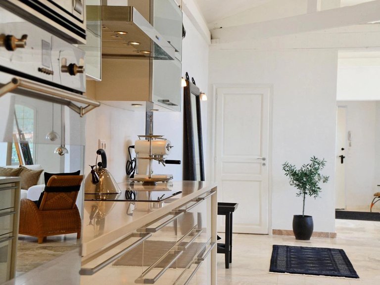 Villa for Sale in Theoule Sur Mer, Cannes Area 9