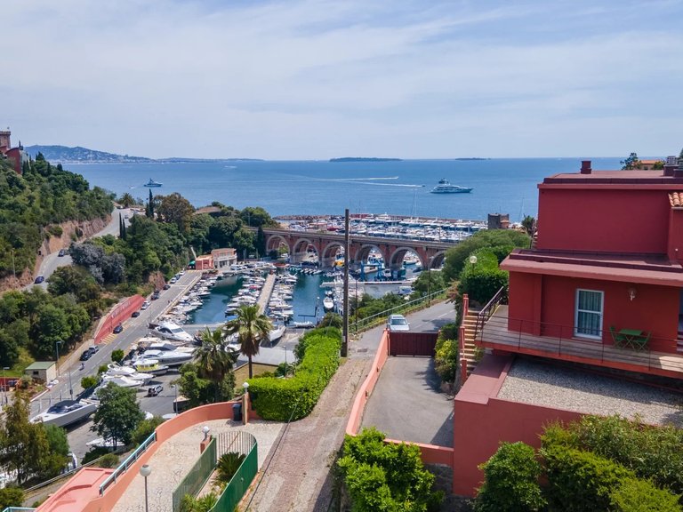 Villa for Sale in Theoule Sur Mer, Cannes Area 3