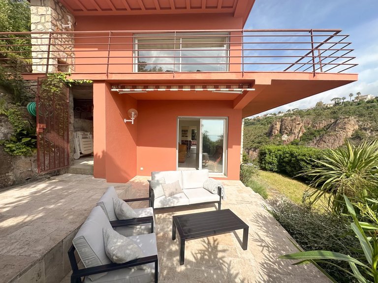 Villa for Sale in Theoule Sur Mer, Cannes Area 4