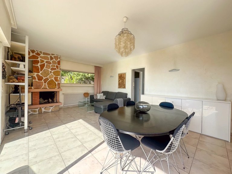 Villa for Sale in Theoule Sur Mer, Cannes Area 5