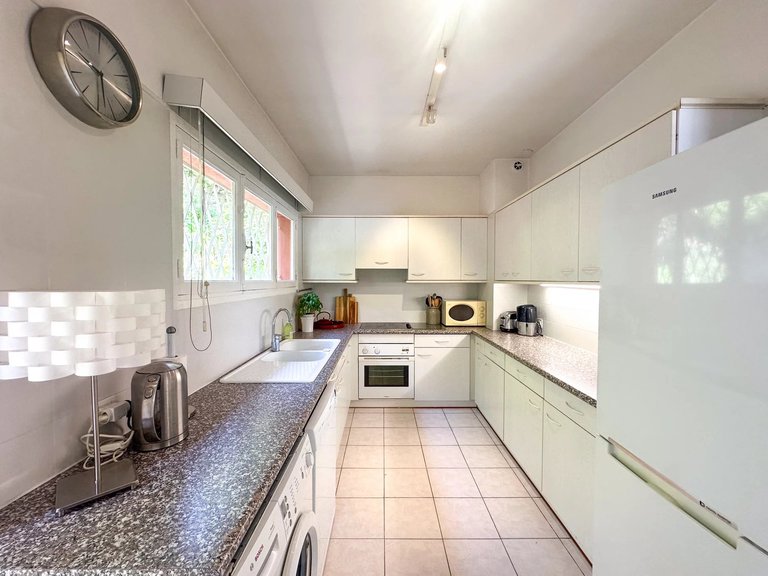 Villa for Sale in Theoule Sur Mer, Cannes Area 6