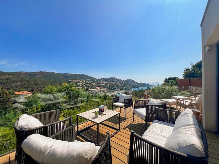 Villa for Sale in Theoule Sur Mer, Cannes Area 14