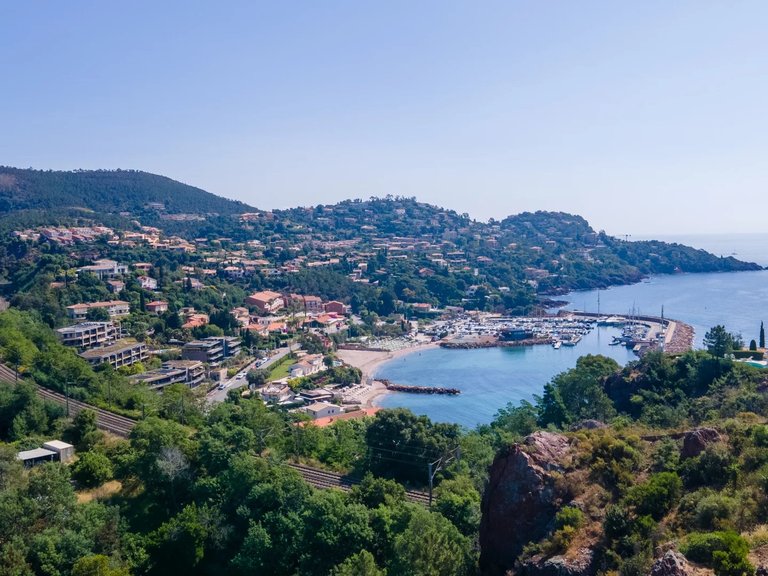 Villa for Sale in Theoule Sur Mer, Cannes Area 5