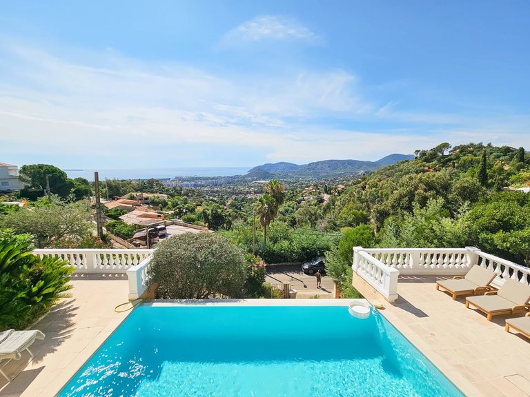 Villa for Sale in Mandelieu La Napoule, Cannes Area 15