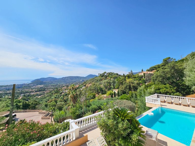 Villa for Sale in Mandelieu La Napoule, Cannes Area 19