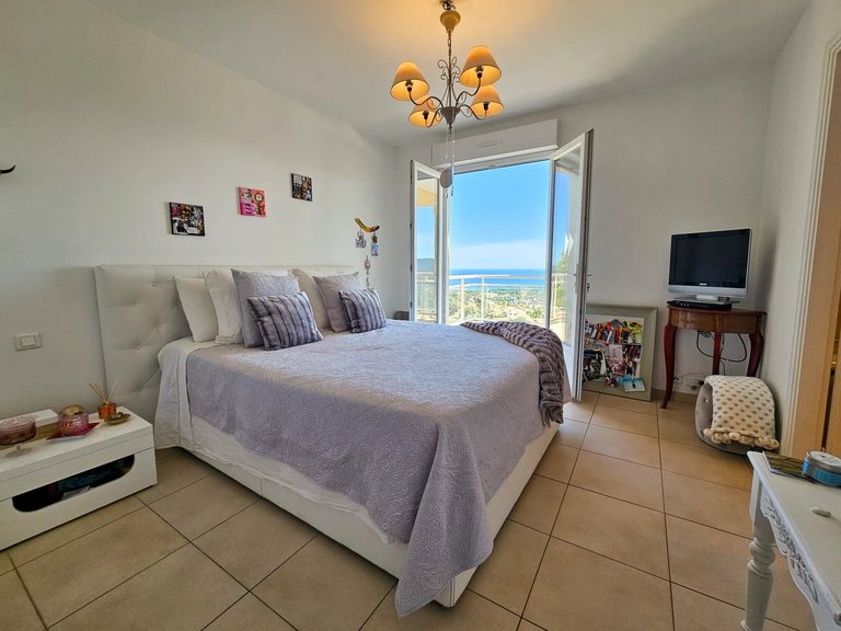 Villa for Sale in Mandelieu La Napoule, Cannes Area 12