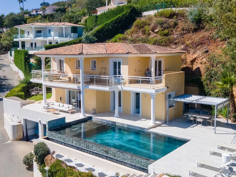 Villa for Sale in Mandelieu La Napoule, Cannes Area 17
