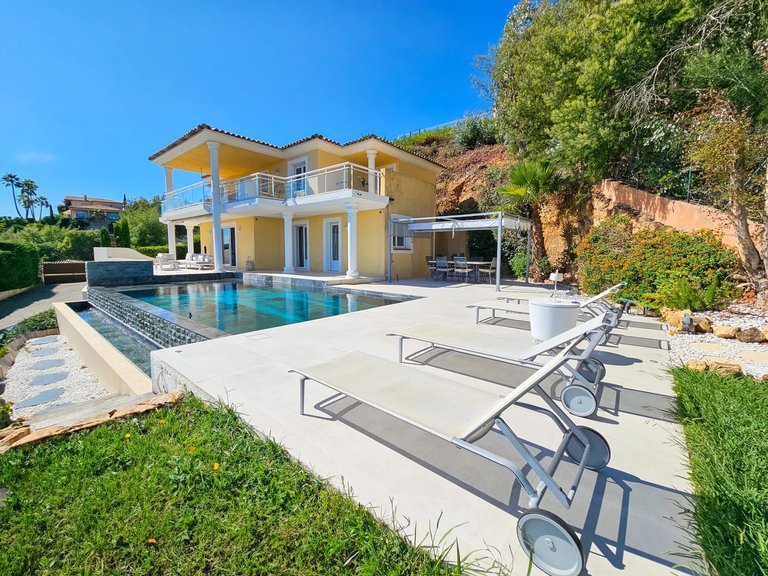 Villa for Sale in Mandelieu La Napoule, Cannes Area 7