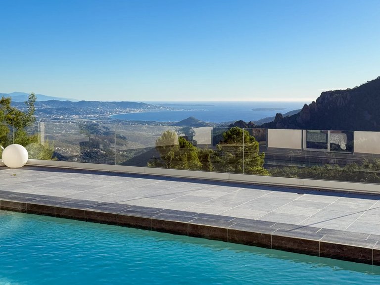 Villa for Sale in Mandelieu La Napoule, Cannes Area 1