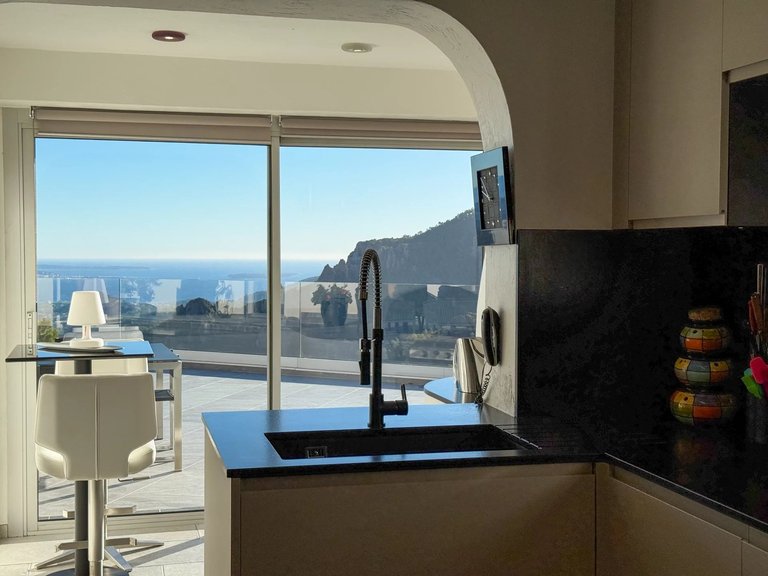 Villa for Sale in Mandelieu La Napoule, Cannes Area 17