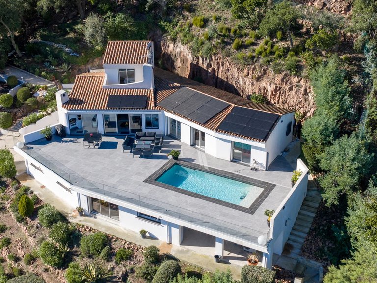 Villa for Sale in Mandelieu La Napoule, Cannes Area 2
