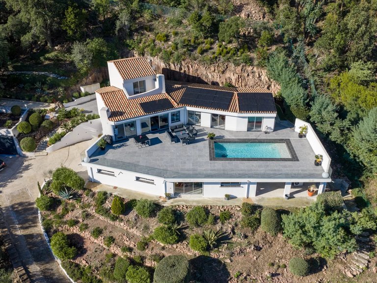Villa for Sale in Mandelieu La Napoule, Cannes Area 4