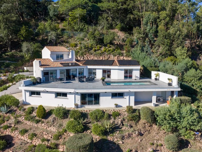 Villa for Sale in Mandelieu La Napoule, Cannes Area 5