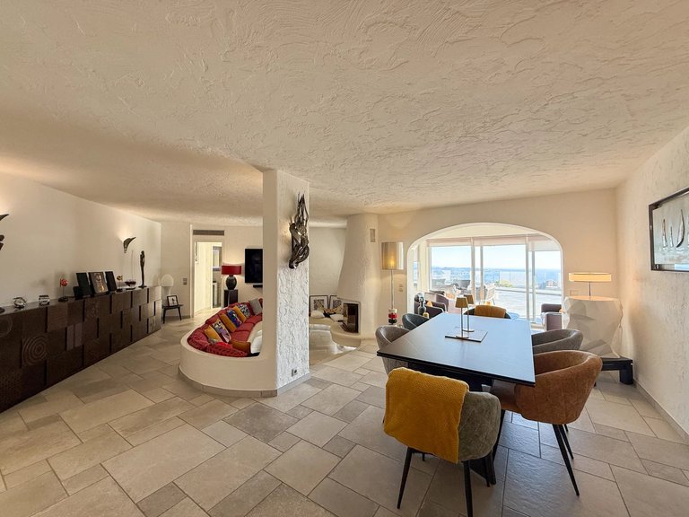 Villa for Sale in Mandelieu La Napoule, Cannes Area 8