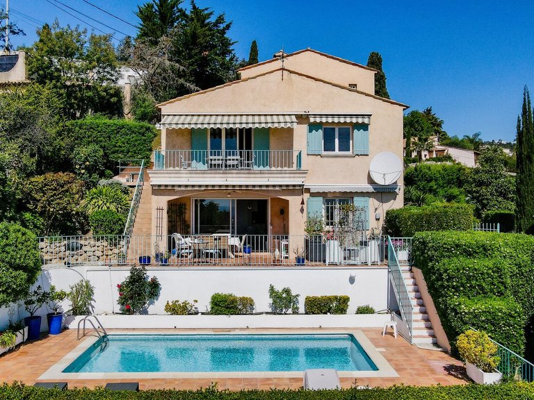 Villa for Sale in Mandelieu La Napoule, Cannes Area 1