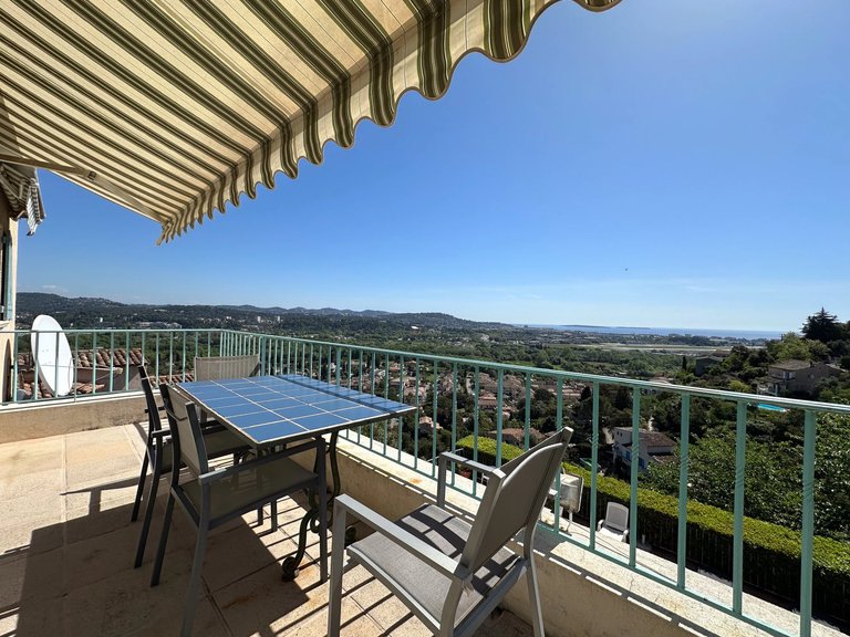 Villa for Sale in Mandelieu La Napoule, Cannes Area 17