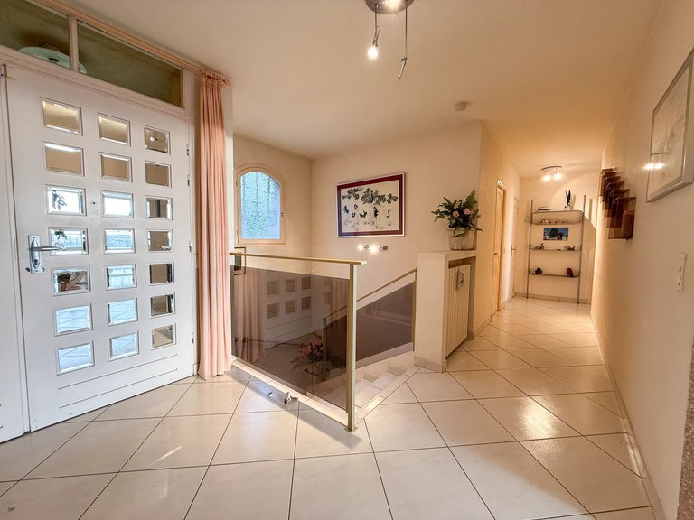 Villa for Sale in Mandelieu La Napoule, Cannes Area 19