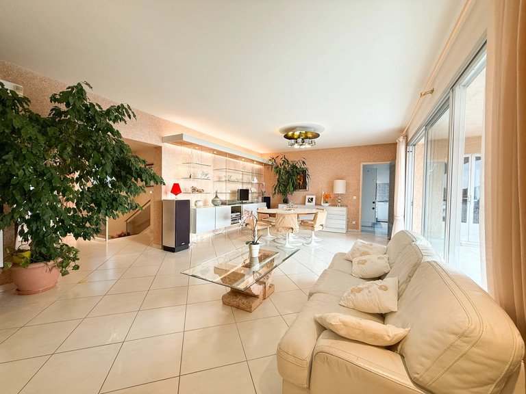 Villa for Sale in Mandelieu La Napoule, Cannes Area 5
