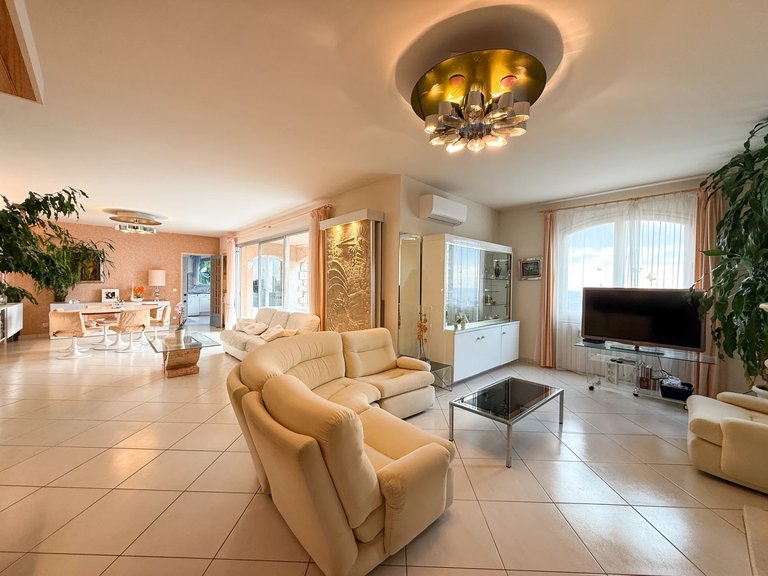 Villa for Sale in Mandelieu La Napoule, Cannes Area 6