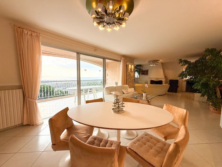 Villa for Sale in Mandelieu La Napoule, Cannes Area 7