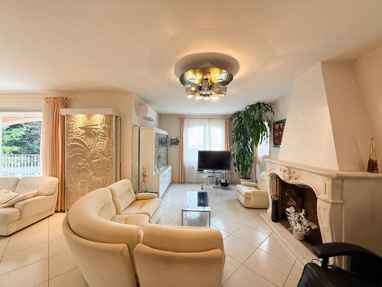 Villa for Sale in Mandelieu La Napoule, Cannes Area 8