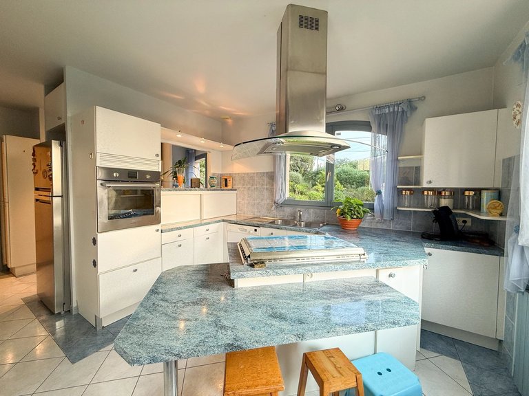 Villa for Sale in Mandelieu La Napoule, Cannes Area 10