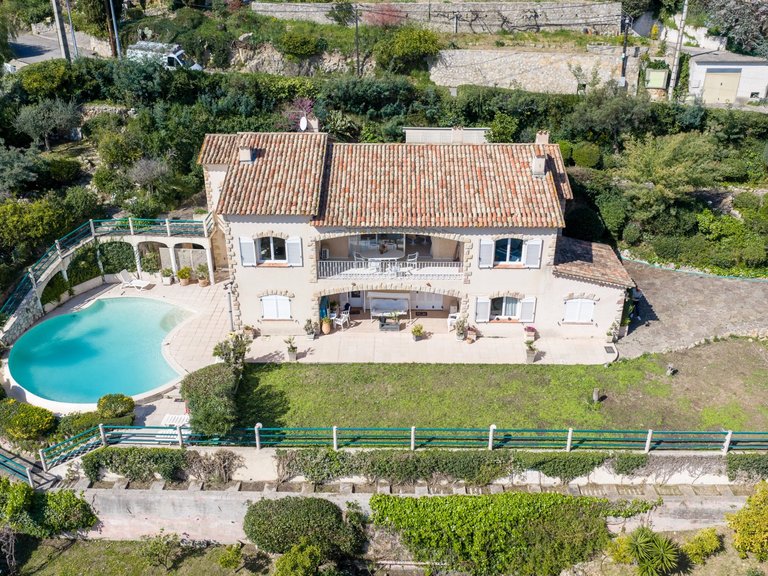 Villa for Sale in Mandelieu La Napoule, Cannes Area 2
