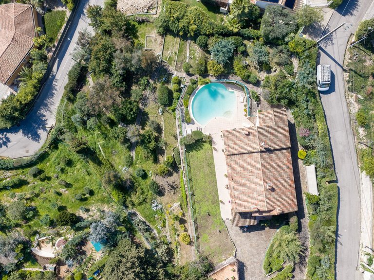 Villa for Sale in Mandelieu La Napoule, Cannes Area 3