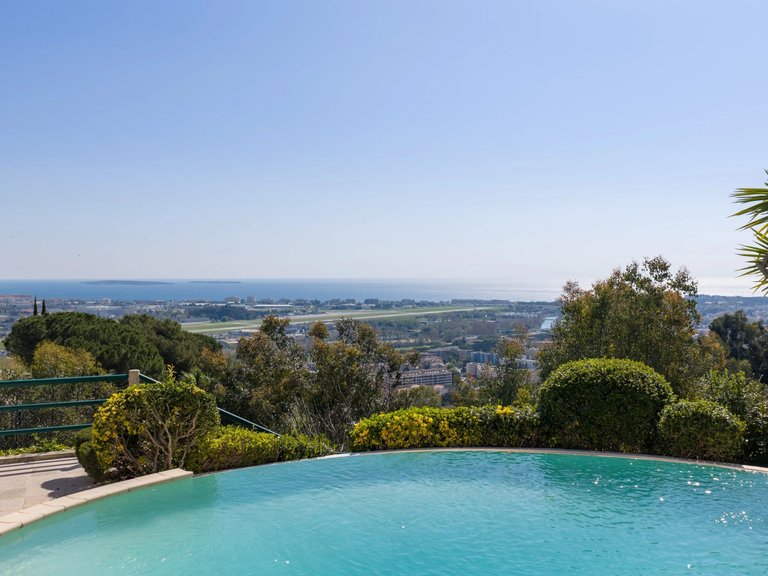 Villa for Sale in Mandelieu La Napoule, Cannes Area 4