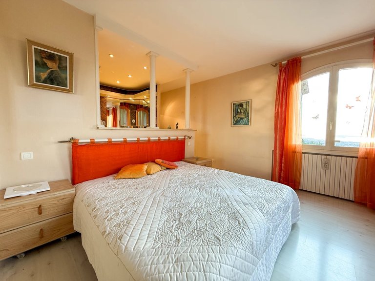 Villa for Sale in Mandelieu La Napoule, Cannes Area 11