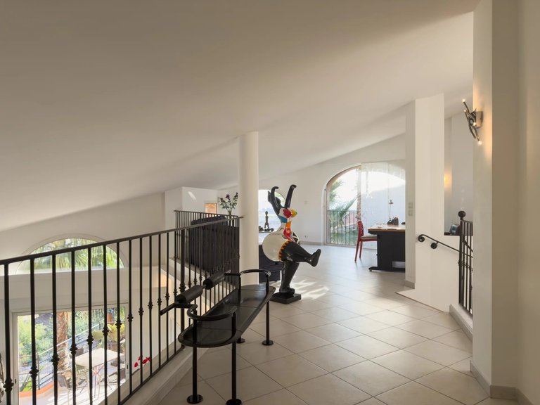 Villa for Sale in Mandelieu La Napoule, Cannes Area 12